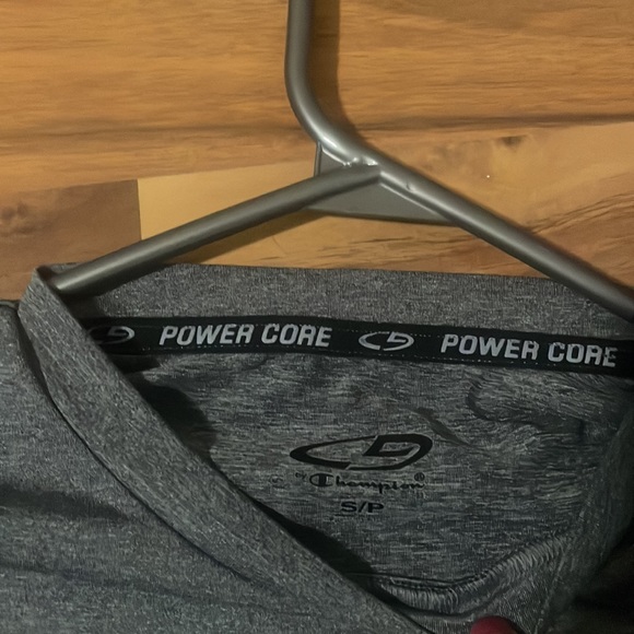 Almost new workout top - Picture 2 of 3